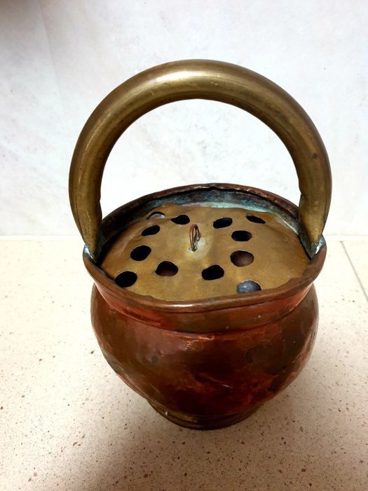 Antiga floreira e panela de fondue suíça em cobre