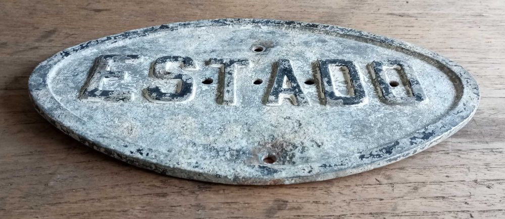 Antiga placa chapa "Estado"