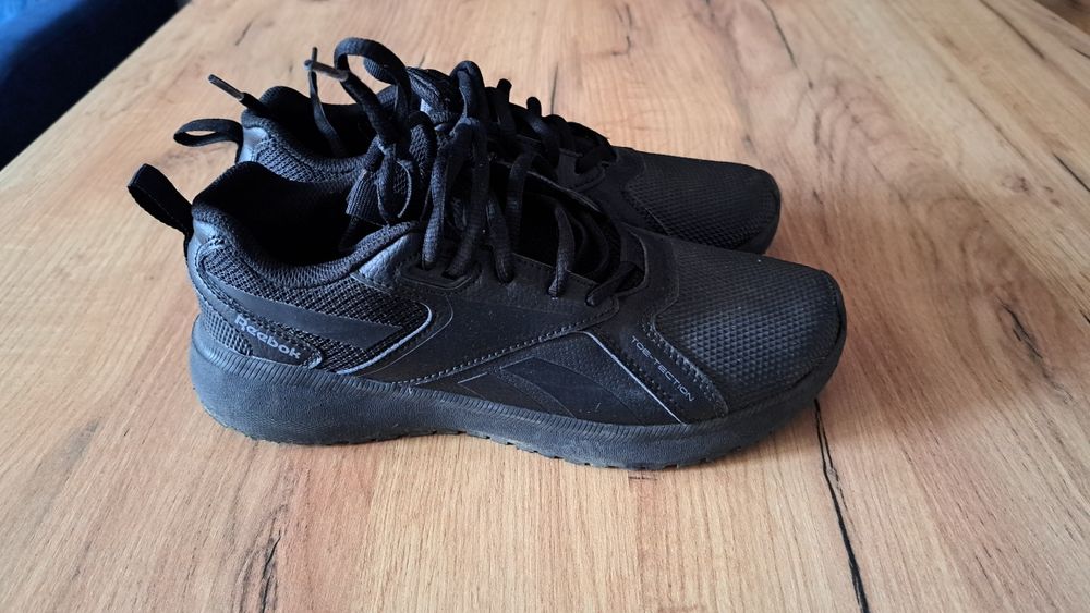 Buty Reebok czarne 38.5