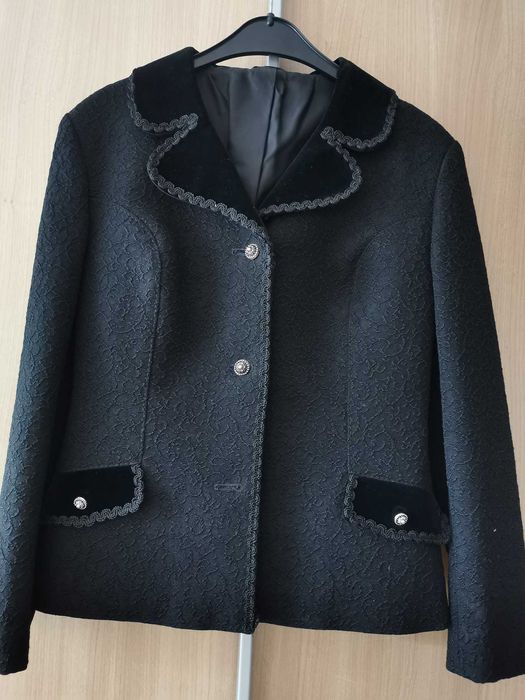 Elegancki czarny żakiet