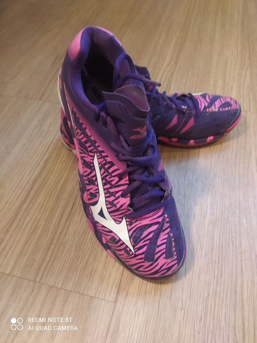 Футзалки японського бренду mizuno