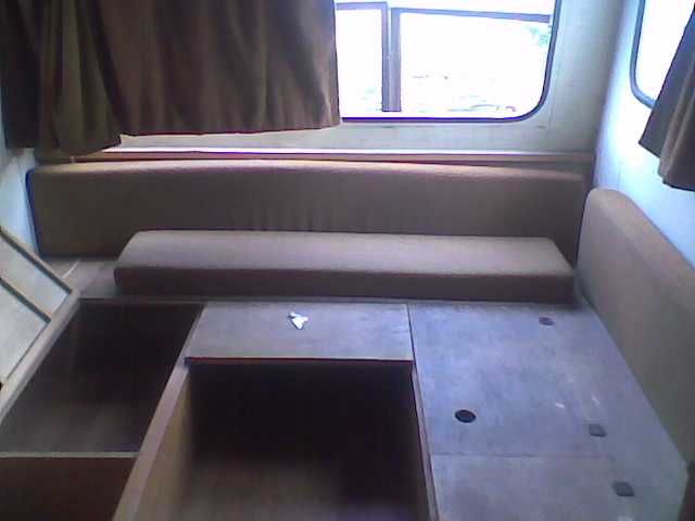 Причіп дача ADRIA 380 QSL