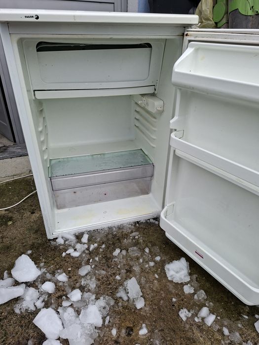 Arca Vertical + mini frigorífico