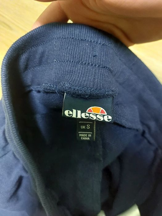 Продам Костюм Ellesse