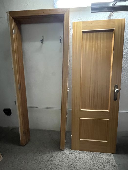 Porta  Esquerda + Aduela