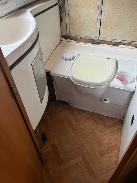 Продам автобудинок