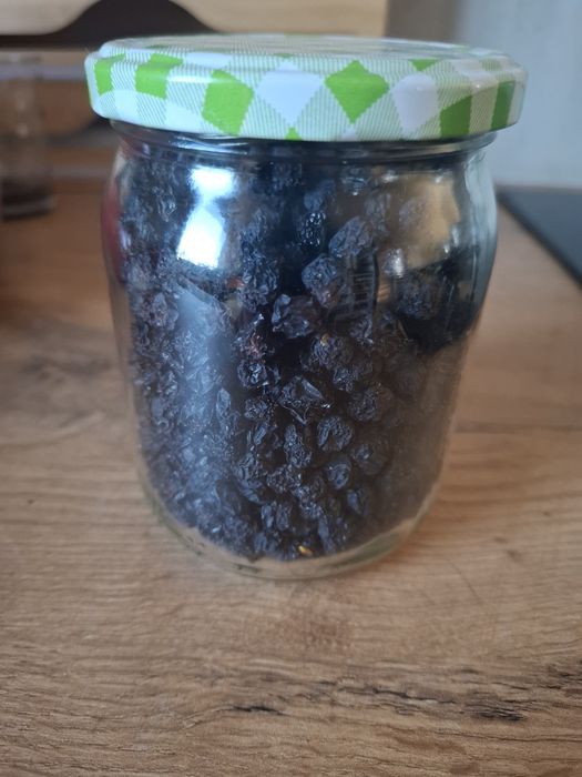 Suszona aronia z własnych krzewów