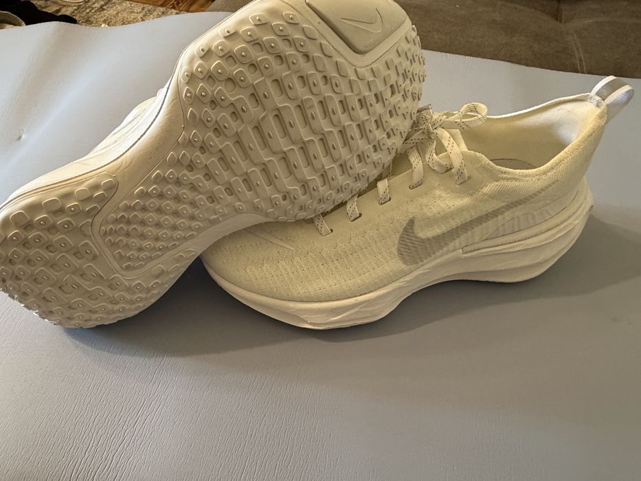 Кросовки  Nike ZoomX Invincible Run Flyknit 3