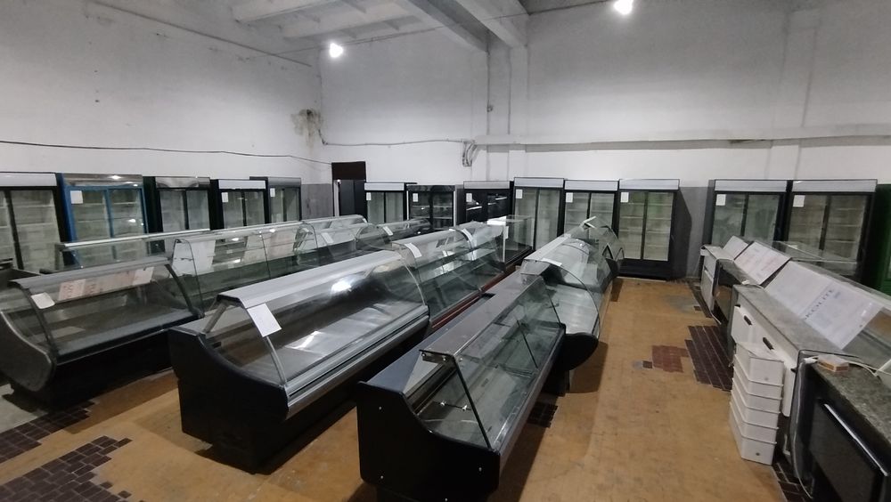 Витрина холодильная Универсальная Двухдверный. Ларь морозильный 016