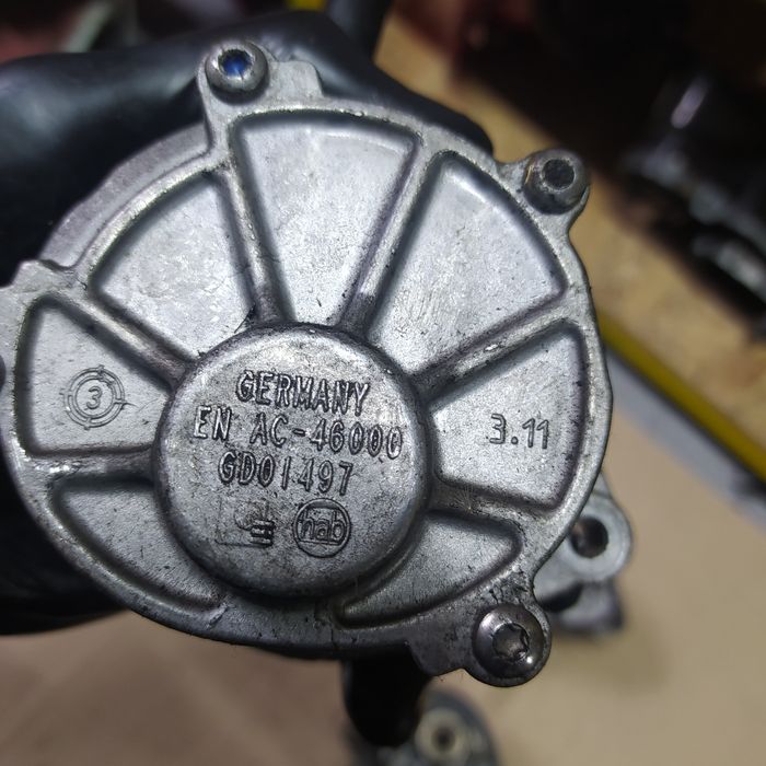 Вакуумний насос Mercedes W204 W207 Sprinter \ Infiniti Q50 2.2 DIESEL