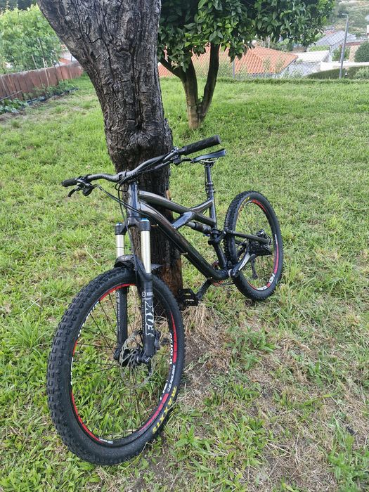 Bicicleta de Montanha Specialized Full Suspension