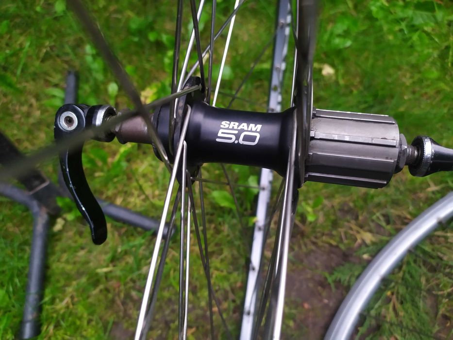 SRAM 5.0  koła szoswe VUELTA AIRLAINE 622x13  Polecam