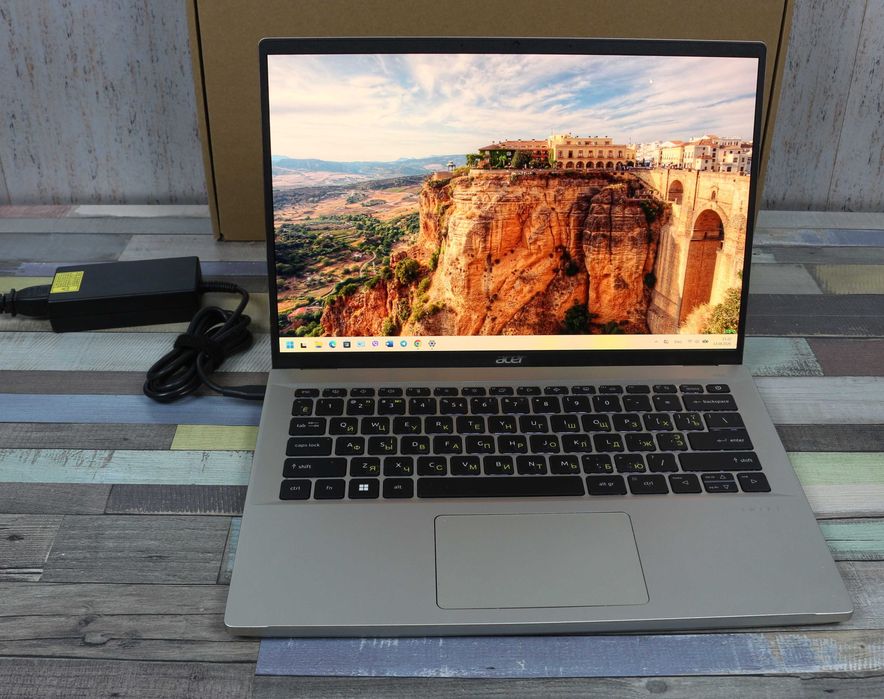 Продам потужний Acer Swift Go 14 SFG14-71 Gold, OLED дисплей, Intel i7, 16Гб DDR5