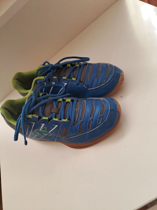 Спортивная обувь