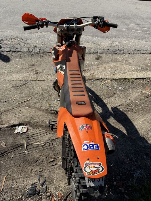 Vendo KTM 250 EXC matriculada, mota estimada e pronta a andar.