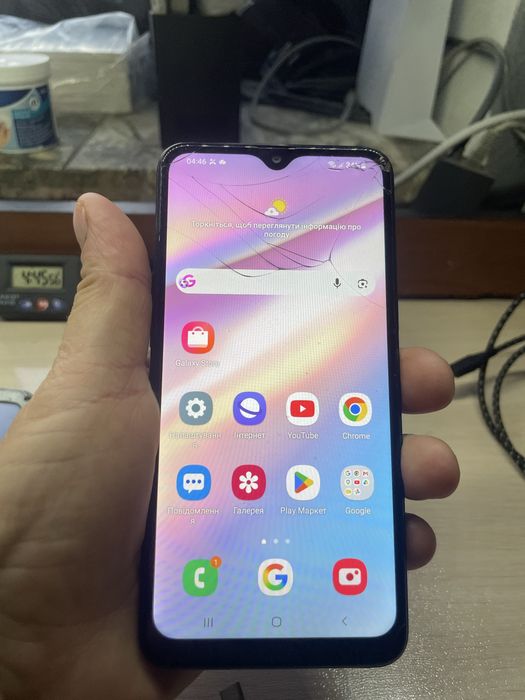 iPhone SE 64 GB  и Samsung A10s