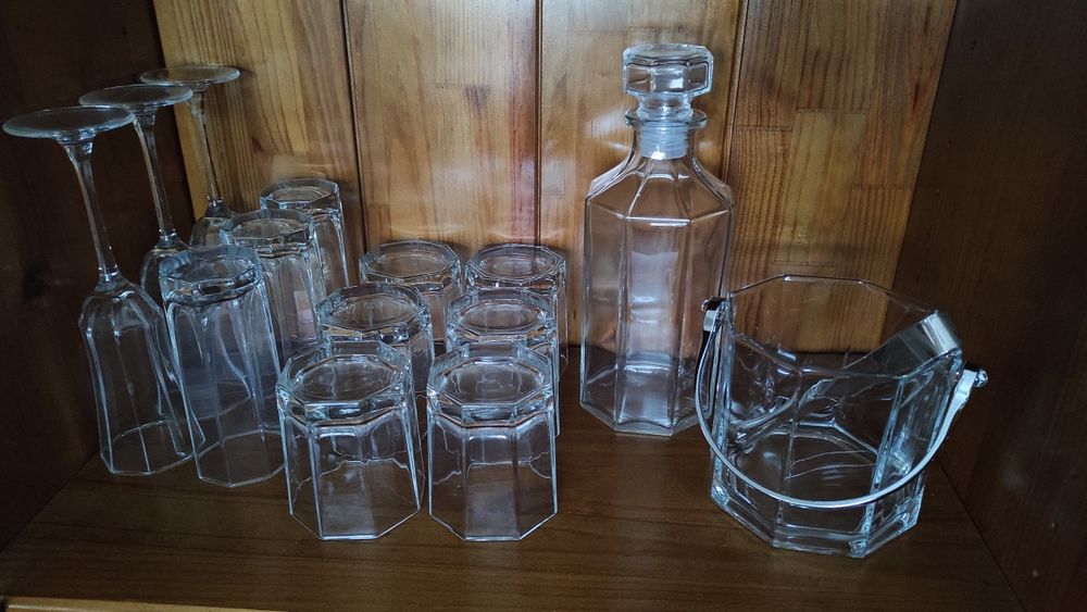Conjunto em cristal garrafa + copos diversos + balde de gelo