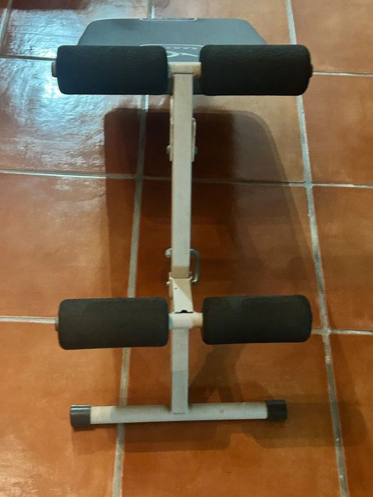 Banco de treino de abdominais