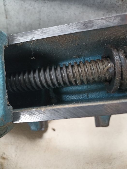 Тиски слесарные производства СССР.