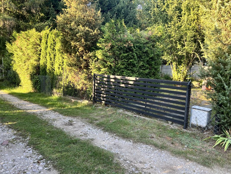 Działka Rod Marki 300 m² z domkiem media - Widok 5