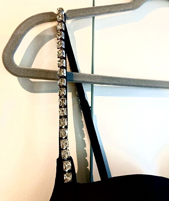 Mala czarna z cyrkoniami