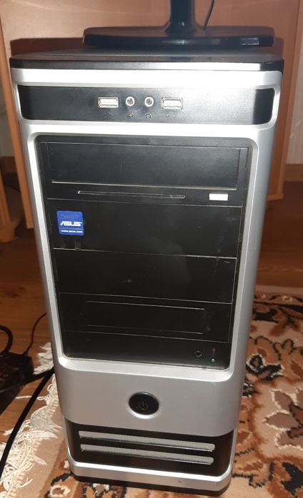 Продам комп'ютер Asus з монітором LG, тільки диск С