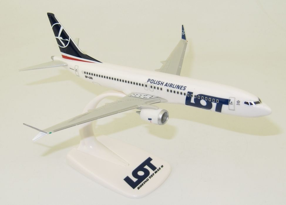 Model samolotu Boeing B737MAX8 LOT 1:200 SP-LVA