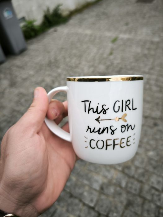 Mug "This Girl Runs on Coffee"