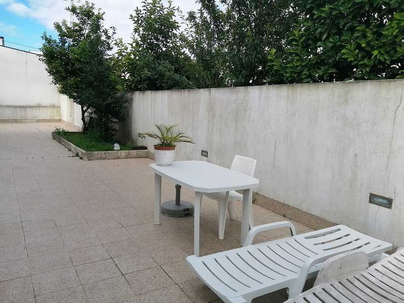 Vende-se Moradia - Casa