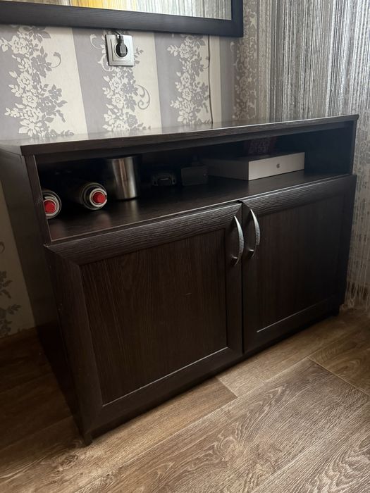 Комод с зеркалом