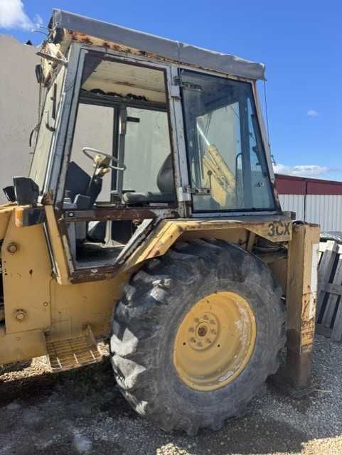 Retroescavadora JCB 4X4