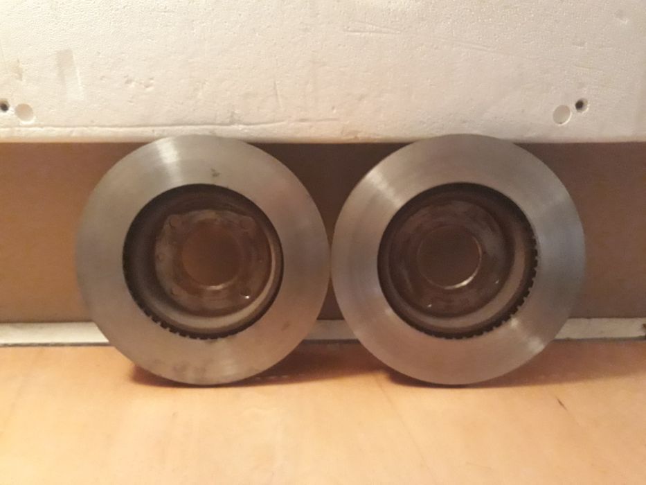 Тормозные диски, б/у в отличном состоянии