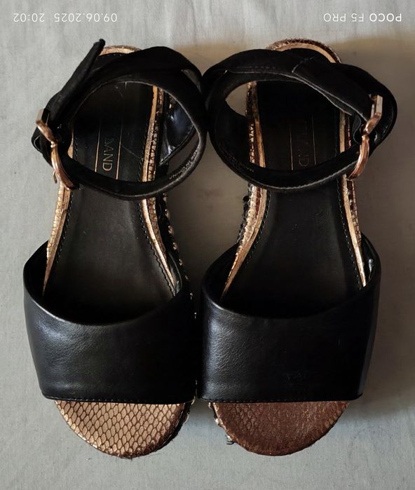 Босоніжки дитячі 33 розмір на дівчину в ідеальному стані