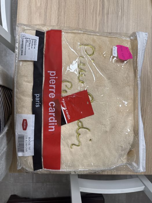 Cobertor Pierre Cardin