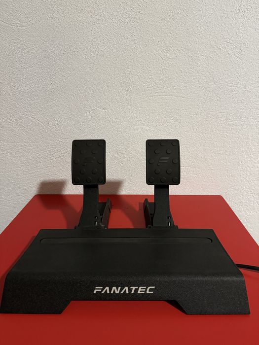 Fanatec CLS Elite PS4 - volante + pedais + backet + estrutura completa