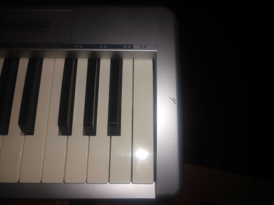 Міді-контроллер M-Audio KEYSTATION 61