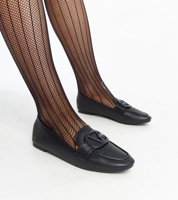 Czarne mokasyny z klamerką Delgi