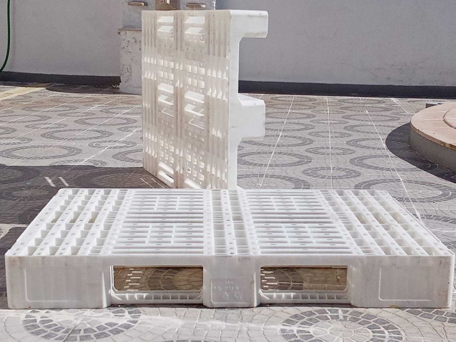 NOVO PREÇO 2 Pallets brancos plastico