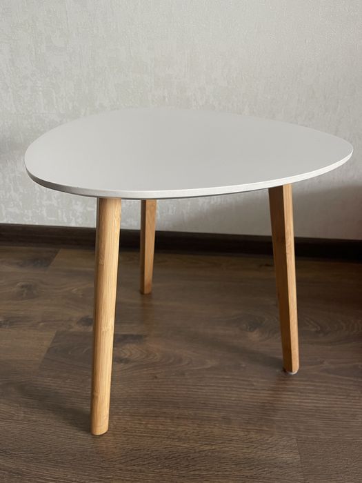 Столик JYSK TAPS 40*40 белый/ бамбук