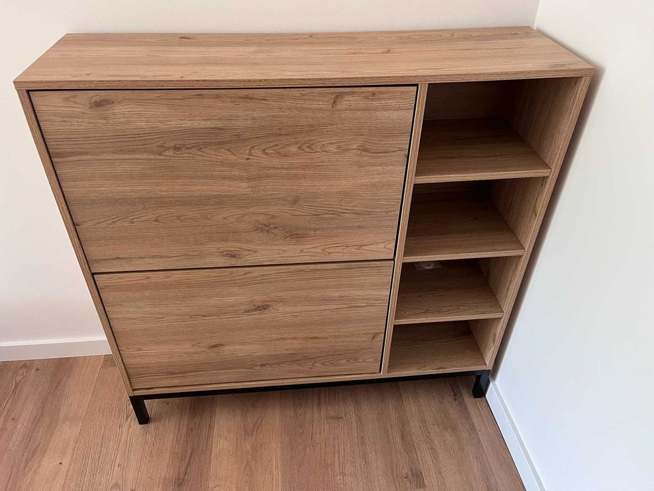 Sapateira em madeira