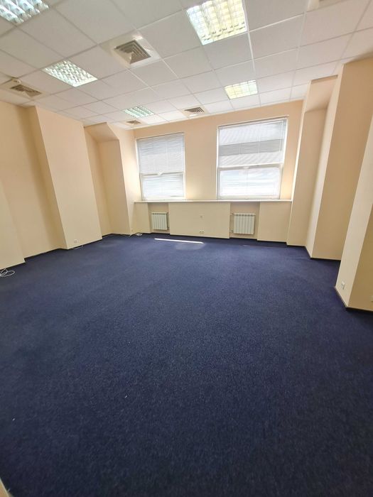 Офіс в БЦ на Подолі, 44 м.кв. Власник