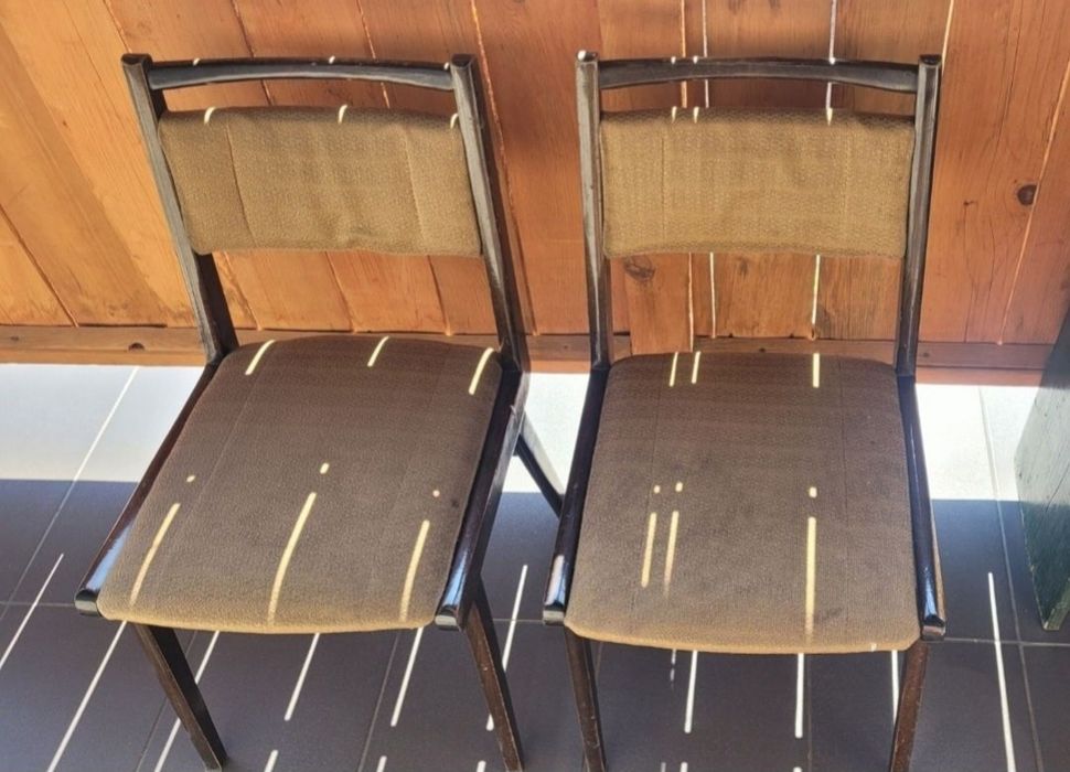 Dwa krzesła PRL w niezłym stanie
