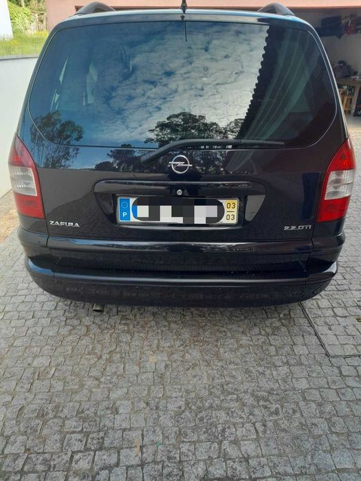 Opel Zafira 2.2 DTI 7 Lugares Nacional