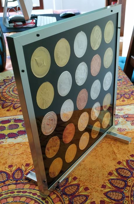 Quadro com lote de 25 moeda medalha bitcoin crypto coins