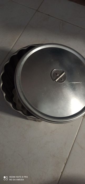 Forma de pudim em metal