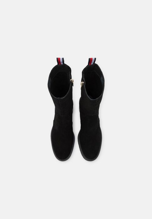 Botki zamszowe na niskim obcasie Tommy Hilfiger 37