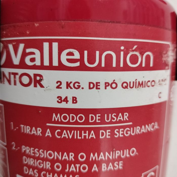 2 extintores veja selos nas fotos