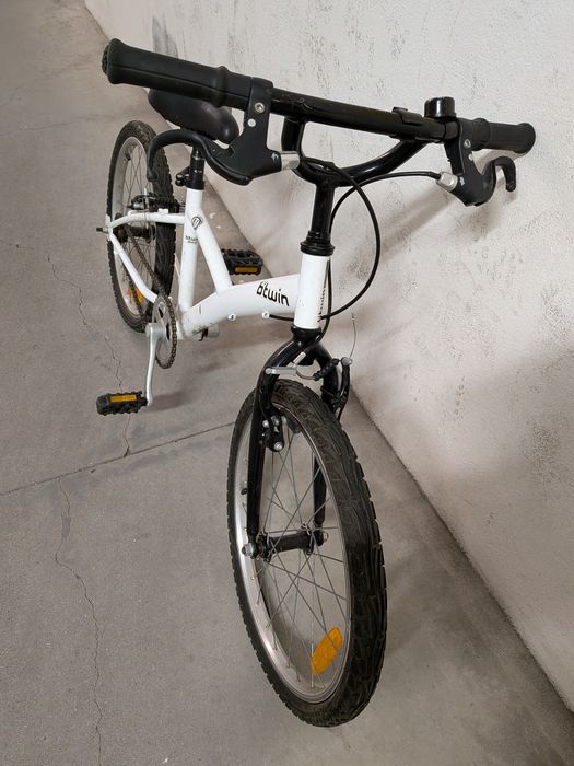 Bicicleta Decathlon 6 aos 9 anos branca