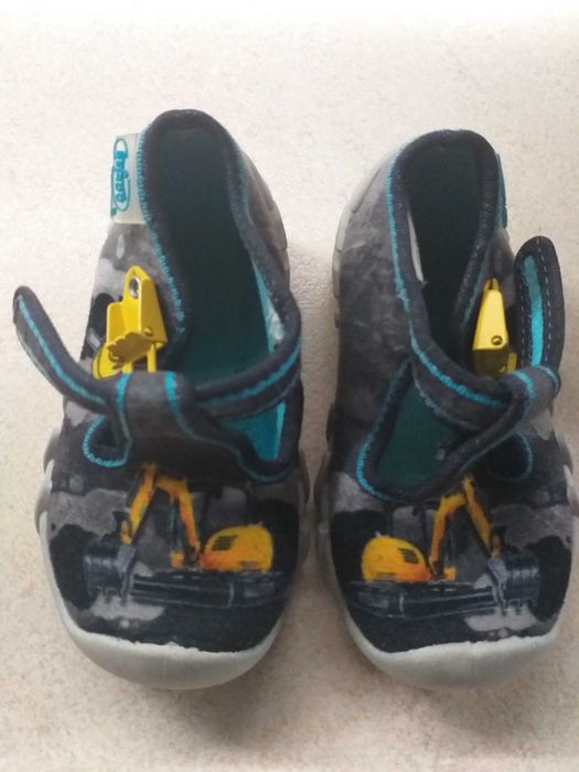 Kapcie chlopiece rozm.19