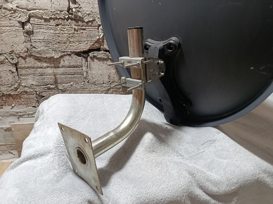Antena satelitarna Cyfrowy Polsat HD 60 cm + konwerter Sharp Twin LNB
